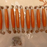 Maniglie in legno e metallo per cucina