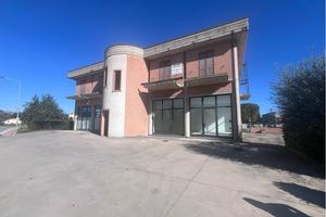 Intero Stabile Artigianale/Commerciale