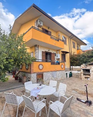 Villa capofila 160 mq con box auto doppio
