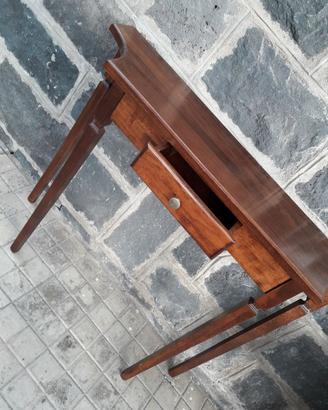 ingressino  arte povera con cassetto