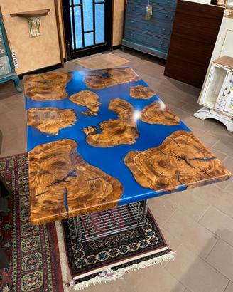 tavolo in resina epossidica