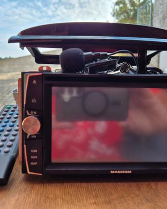 Autoradio con navigatore