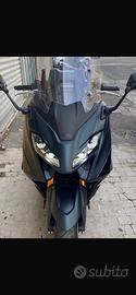 Yahama Tmax tech
