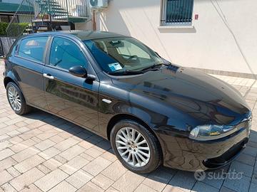 Alfa Romeo 147 1.6 16V TS (105) 5 porte Distinctiv