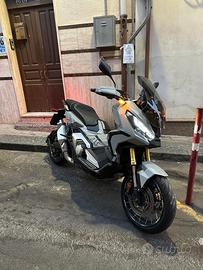 X-adv 750 2021 (depotenziato per patente A2)