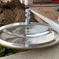 Lavandino in acciaio