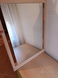 specchio e comò