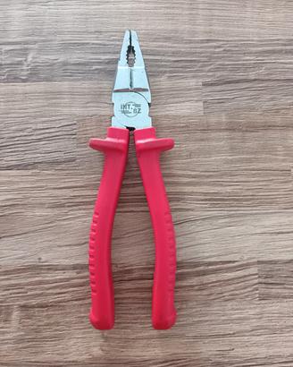 Pinza Intercable con impugnatura isolante 