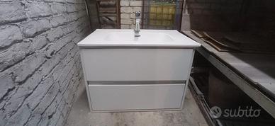 Mobile da bagno con lavabo