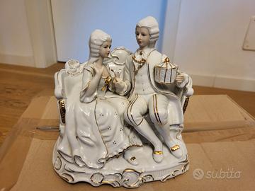 Statuina in Porcellana Vintage Coppia Settecento