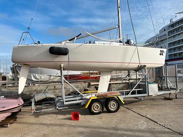 Platu 25 con carrello stradale