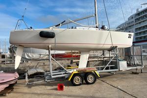 Platu 25 con carrello stradale