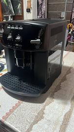 Macchina del caffè delonghi