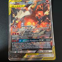 Pokemon Reshiram e Charizard GX
