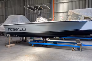 Robalo 2120