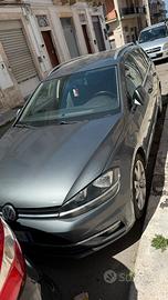 Golf Variant 1.6 TDI  DSG Executive BlueMotion
