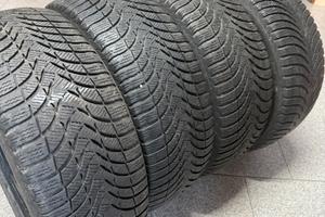 Gomme Michelin Alpin 215/45 R16