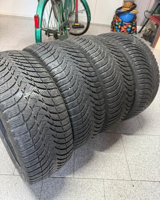 Gomme Michelin Alpin 215/45 R16