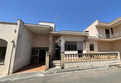 CASA INDIPENDENTE A RACALE