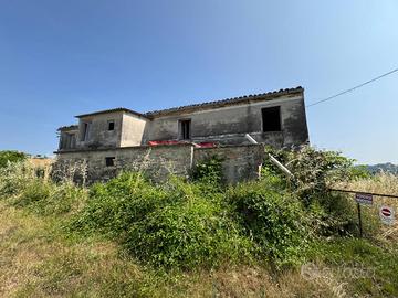 Casa Colonica con Terreno - Ponzano di Fermo