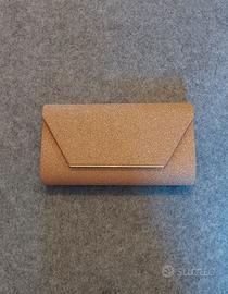 Pochette elegante, colore champagne