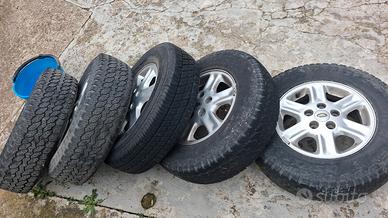 cerchi con gomme da 15" per freelander 1