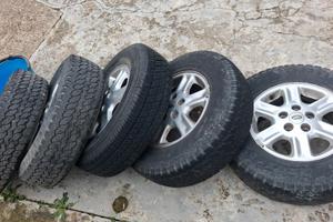 cerchi con gomme da 15" per freelander 1