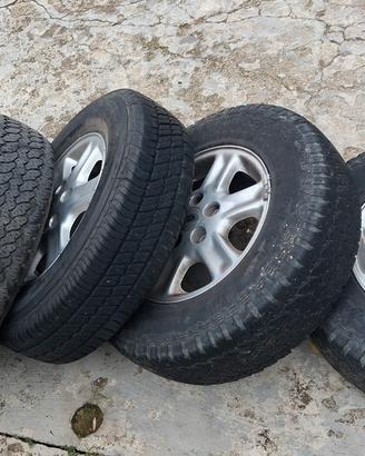 cerchi con gomme da 15" per freelander 1
