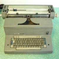 Macchina da scrivere olivetto tekne 3