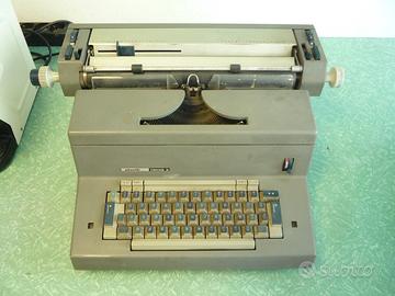 Macchina da scrivere olivetto tekne 3