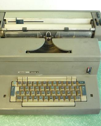 Macchina da scrivere olivetto tekne 3