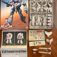 Macross Battroid Valkyrie VF-1j  1:72 Bandai 1990