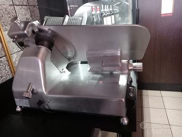 affettatrice professionale elettrica 