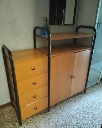 mobiletto con cassetti e 2 antine