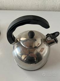 Bollitore con fischietto in acciaio inox