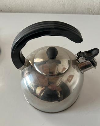 Bollitore con fischietto in acciaio inox