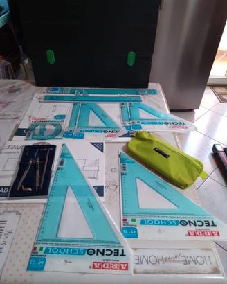 cartellina con squadre + compasso + righe