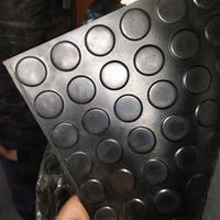 gomma borchiata nera