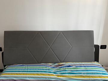Testiera imbottita letto una piazza e mezzo .