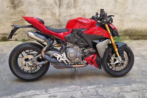Ducati Streetfighter v2s
