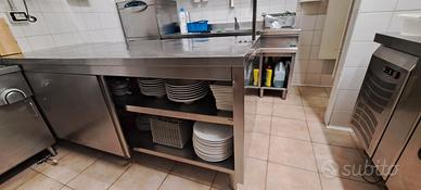 Tavolo armadiato inox