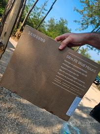 Staffe TV Samsung Slim Fit - nuove, mai usate