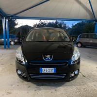 Peugeot 5008 1.6 HDi 115CV Active --- 7 POSTI ----