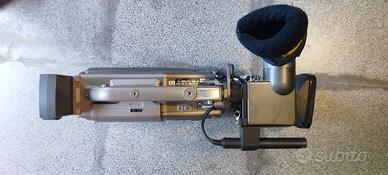 videocamera a spalla JVC