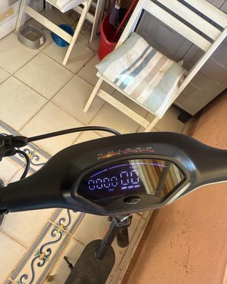 Monopattino Red Bull Racing