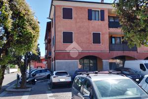 NEGOZIO A AZZANO MELLA