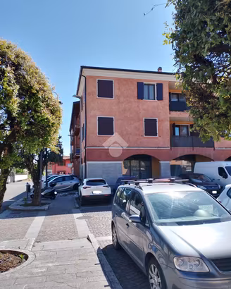 NEGOZIO A AZZANO MELLA