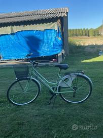 bicicletta donna Europa City cambio e portapacchi
