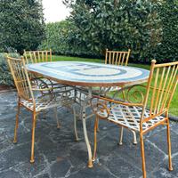 Tavolo da giardino con sedie