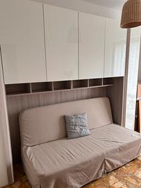 Armadio e divano letto